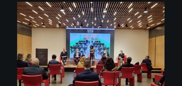 Istruzione, 45 aule informatizzate con i computer donati da Italgas 