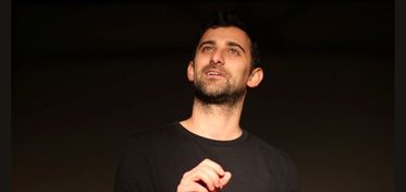 Giornata della memoria, lo spettacolo “Storia di un uomo magro” in 13 centri della Sardegna
