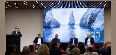 Inaugurata a Cagliari la mostra “Sardegna. Paesaggio Costiero – Mediterraneo dei primordi” di Luca Tamagnini