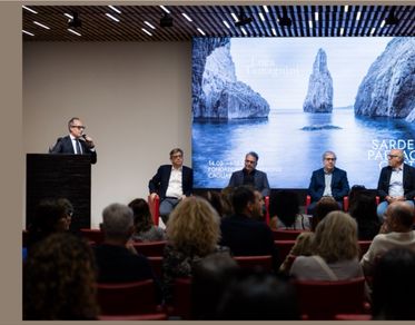 Inaugurata a Cagliari la mostra “Sardegna. Paesaggio Costiero – Mediterraneo dei primordi” di Luca Tamagnini