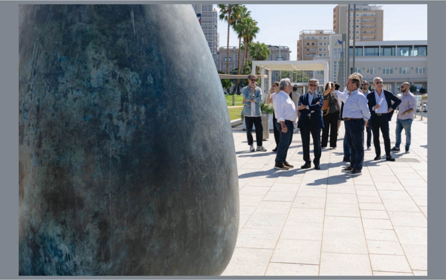 “Oltre la Forma”, sette sculture di Kan Yasuda sul lungomare di Cagliari