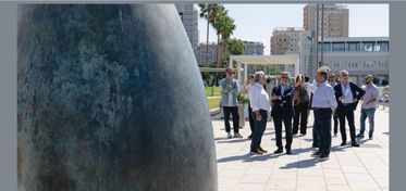 “Oltre la Forma”, sette sculture di Kan Yasuda sul lungomare di Cagliari